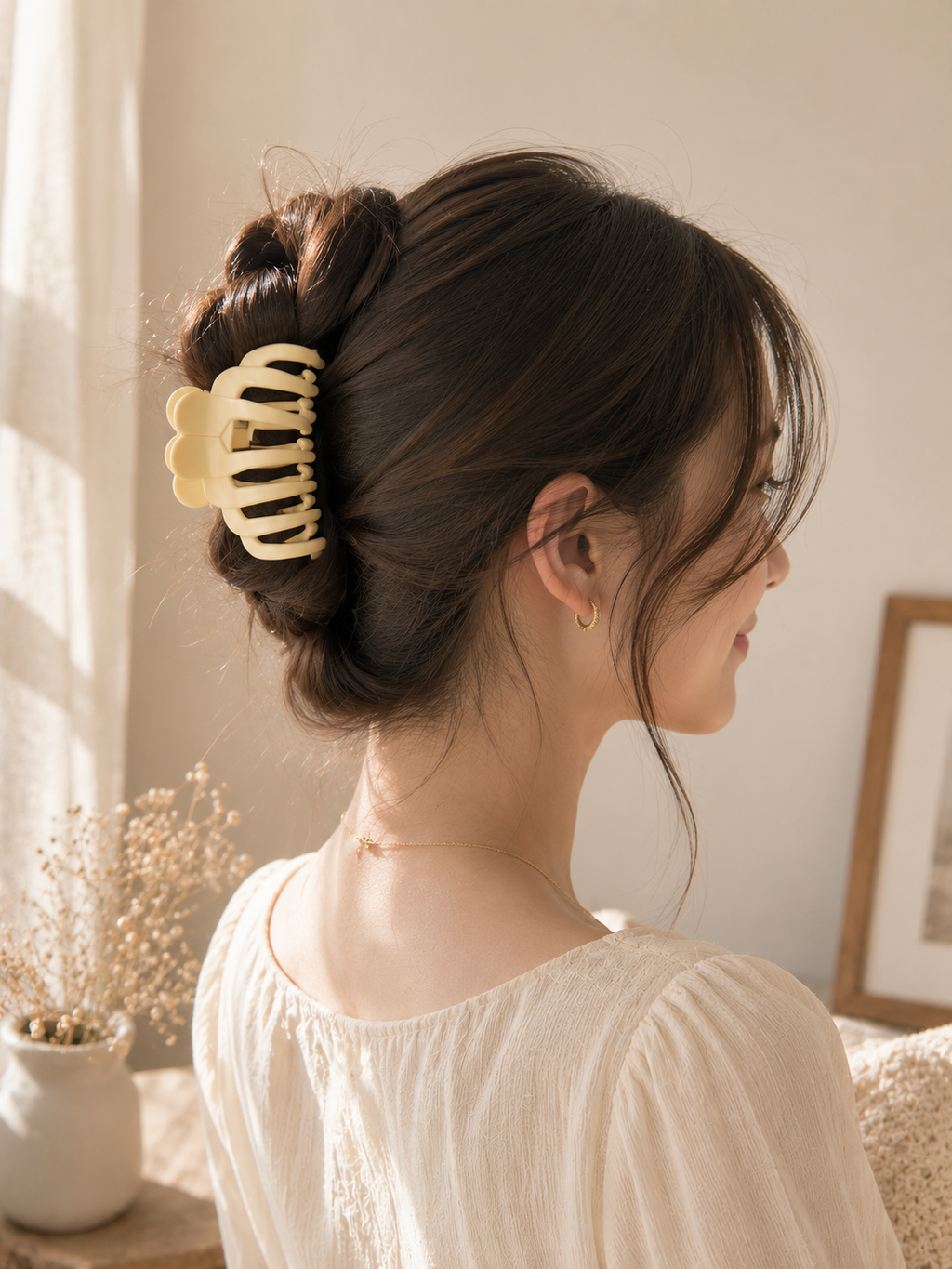 Petal Matte Hair Claw Clip