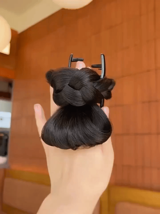 Chic Synthetic Hair Bun Clip