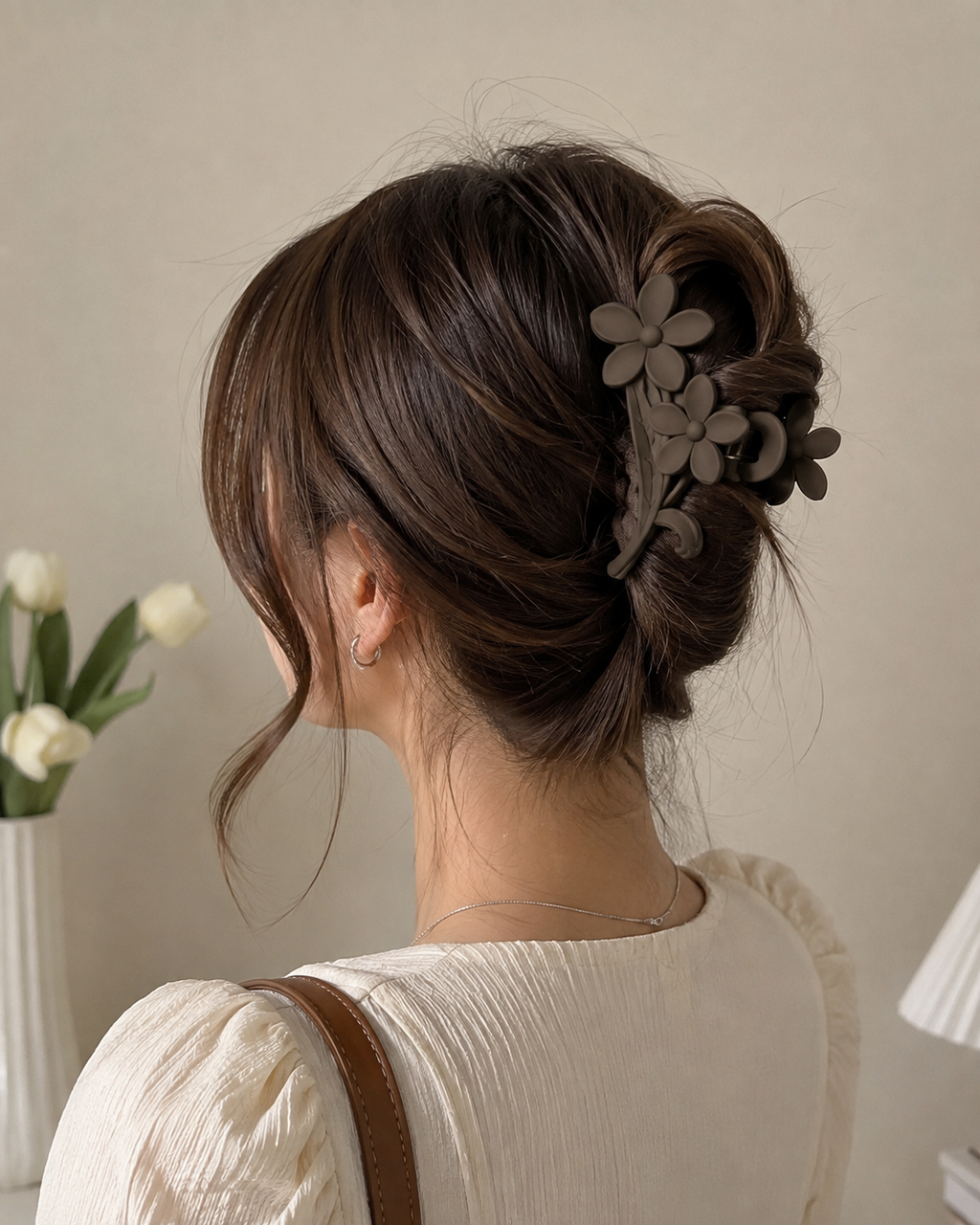 Daisy Bloom Matte Hair Claw Clip